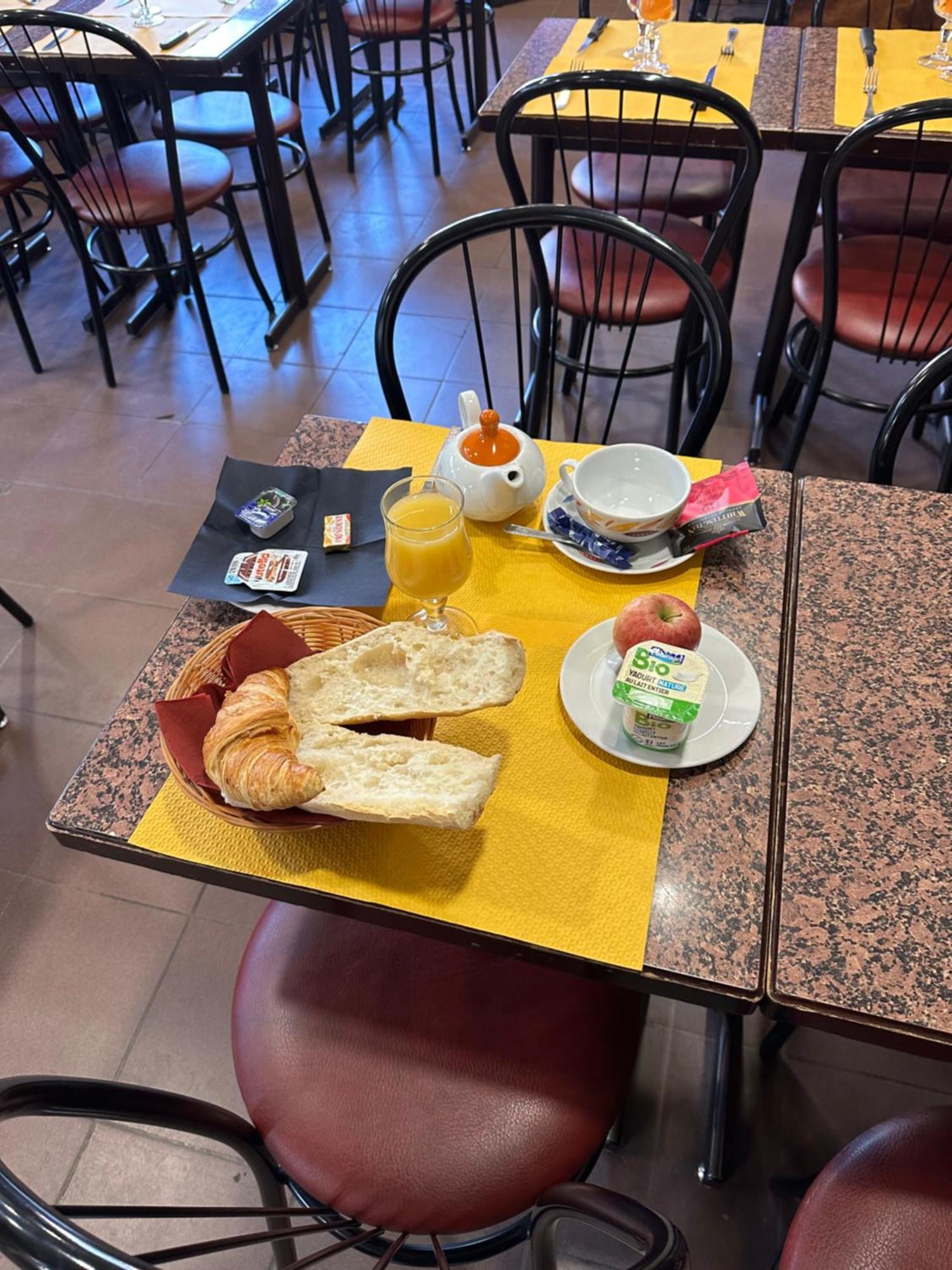 מאלאקוף Hotel De La Place מראה חיצוני תמונה