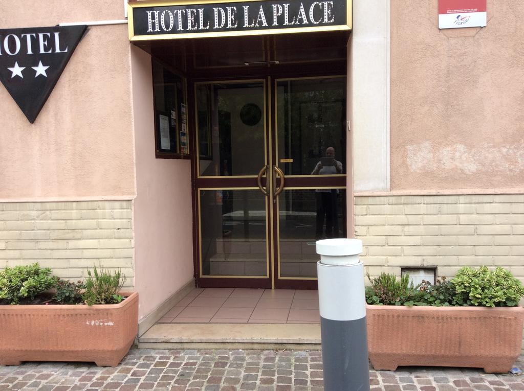 מאלאקוף Hotel De La Place מראה חיצוני תמונה
