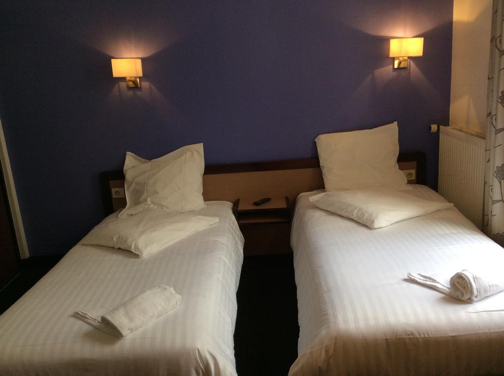 מאלאקוף Hotel De La Place חדר תמונה