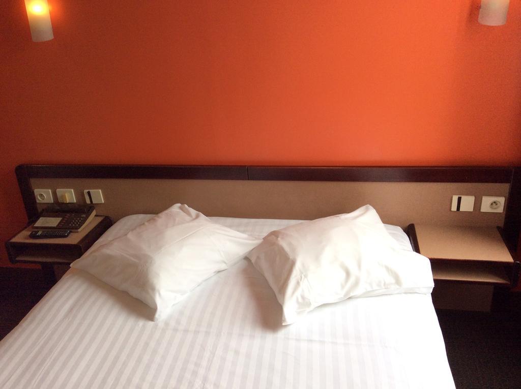 מאלאקוף Hotel De La Place מראה חיצוני תמונה