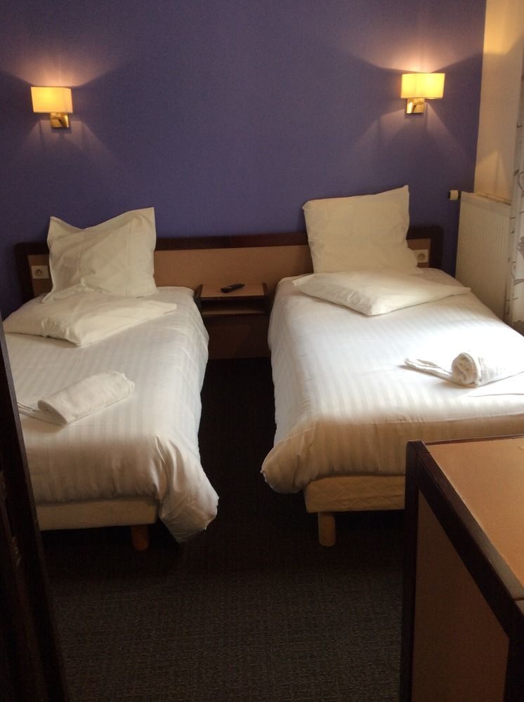 מאלאקוף Hotel De La Place מראה חיצוני תמונה
