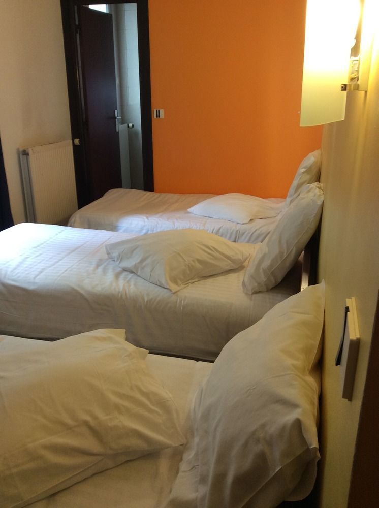 מאלאקוף Hotel De La Place מראה חיצוני תמונה